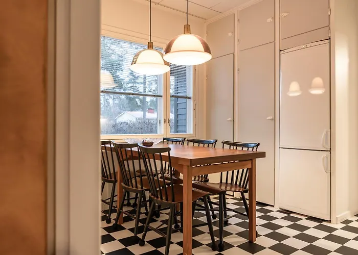 Omakotitalo Keskustan Laehellae