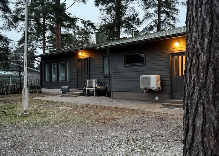 Loma-asunnot Omakotitalo Keskustan Lähellä *